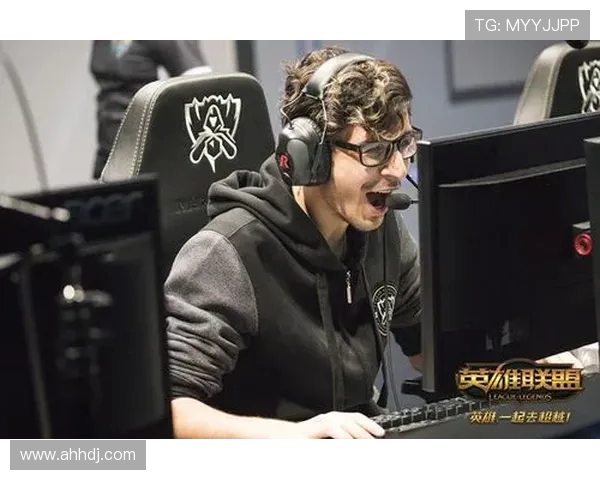 李丽专访：从新手到职业选手的英雄联盟成长之路回顾